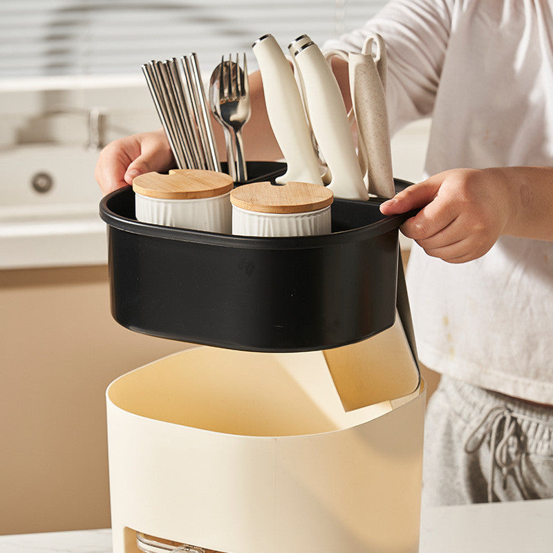 Space-Saving Cutlery Holder